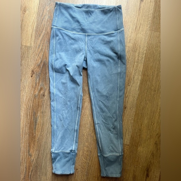 Lululemon Wunder Under Crop 23" Ribbed leggings in Washed Moon Blue. Size 4. - Picture 3 of 8